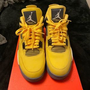 Air Jordan 4 Retro Lightning NWT